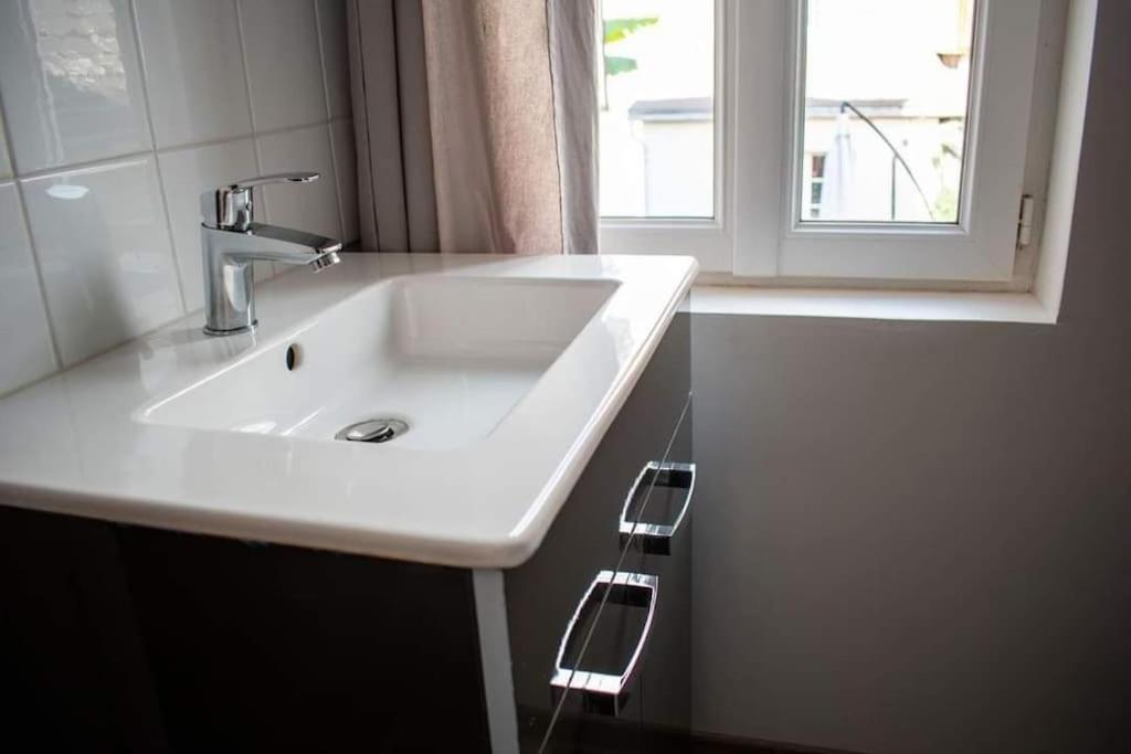 Studio Charmant Confortable Tv Centre Ville Louviers Εξωτερικό φωτογραφία