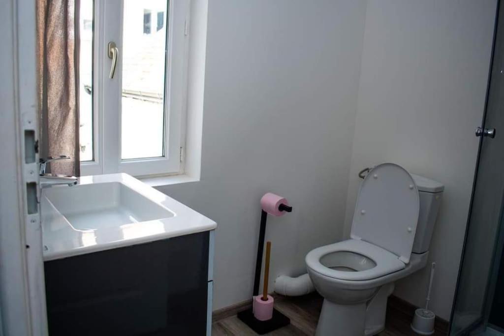 Studio Charmant Confortable Tv Centre Ville Louviers Εξωτερικό φωτογραφία