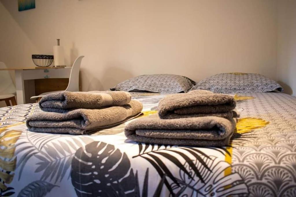 Studio Charmant Confortable Tv Centre Ville Louviers Εξωτερικό φωτογραφία